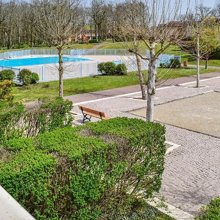 Stunning In With 1 Bedrooms, Wifi And Heated Swimming Pool *