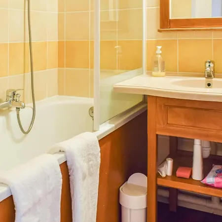 Stunning In With 1 Bedrooms, Wifi And Heated Swimming Pool Lägenhet